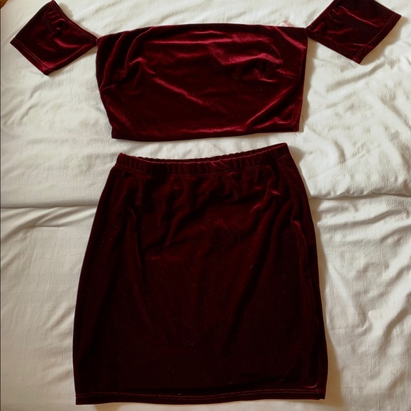2 piece crop top and skirt - Picture 1 of 3